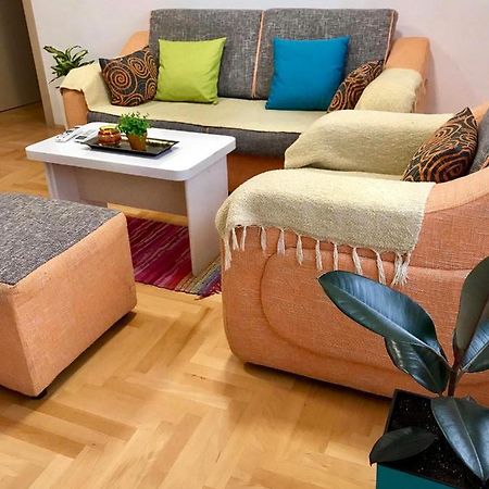 Regina'S Apartments Скопие Екстериор снимка